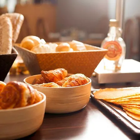 Ibis Avenue De La Republique Hotel