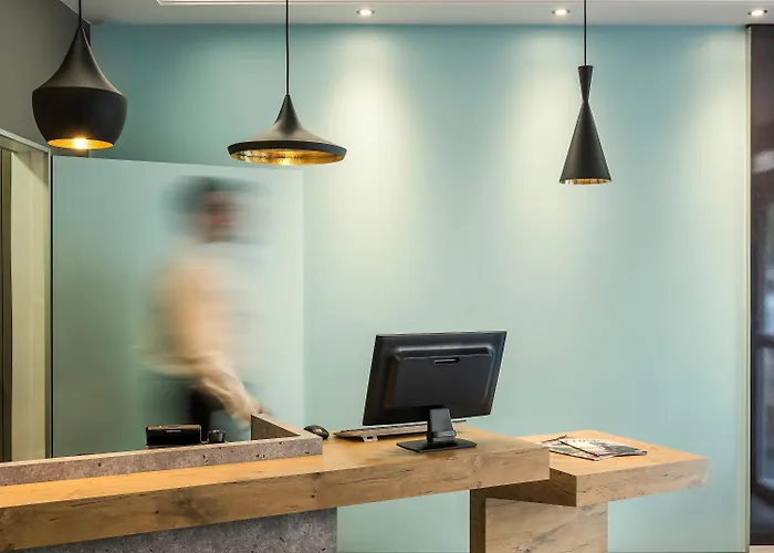 Ibis Avenue De La Republique Hotel