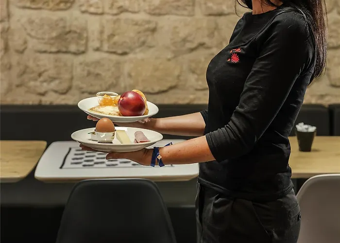 Ibis Avenue De La Republique Hotel 3*